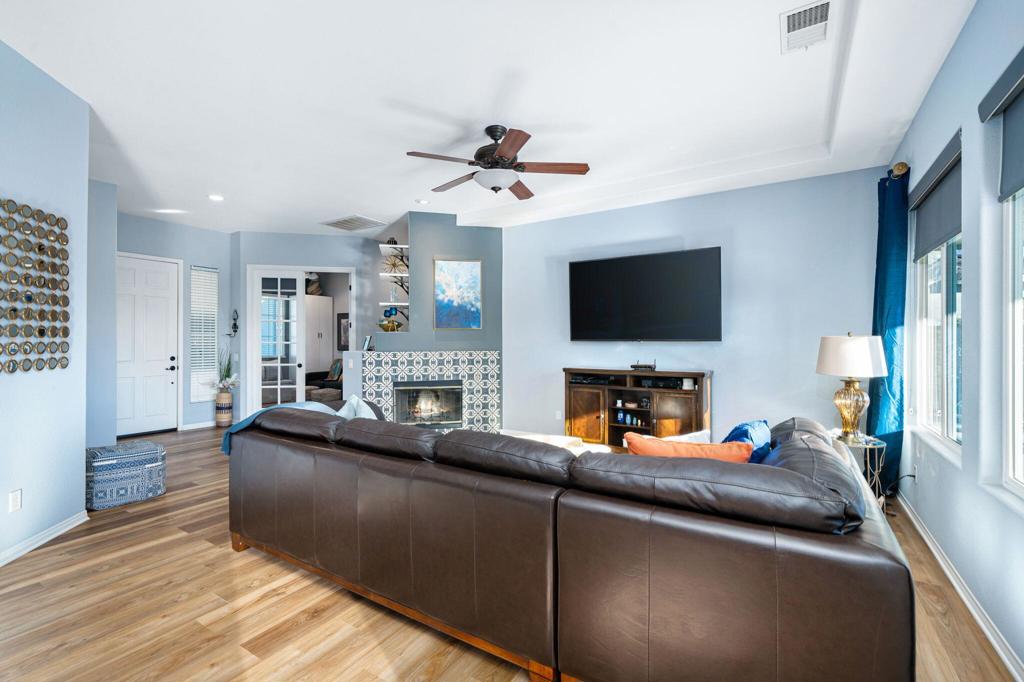 43182 Parkway Esplanade E