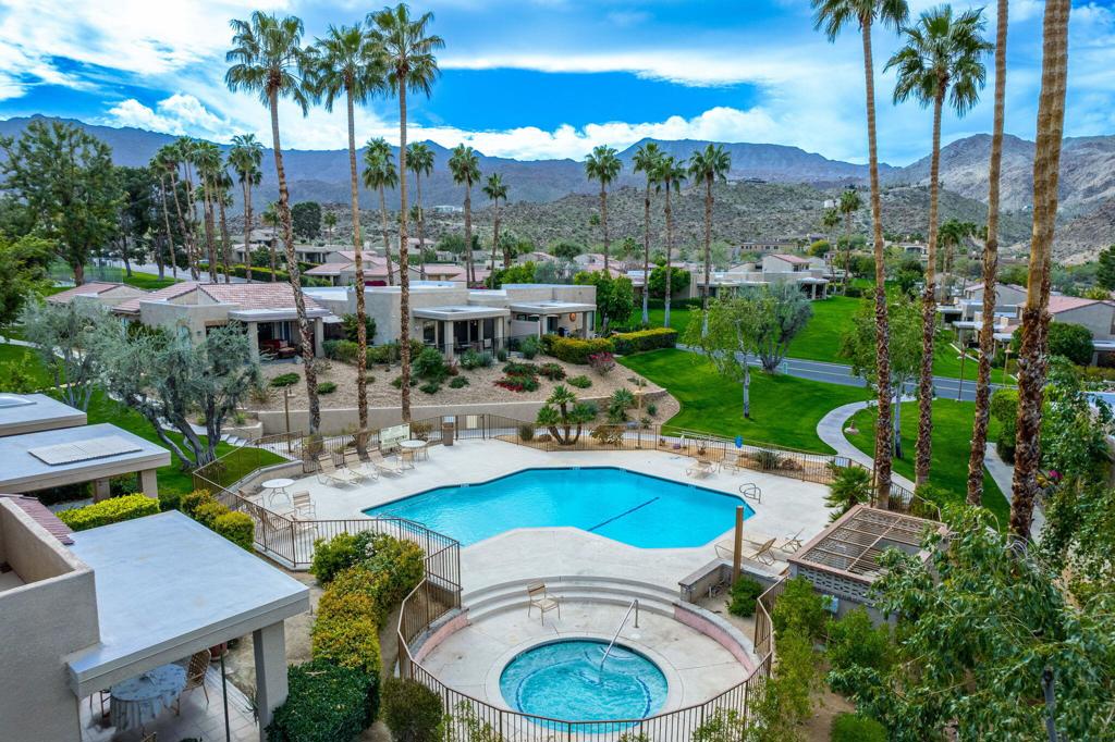 72342 Sommerset Drive