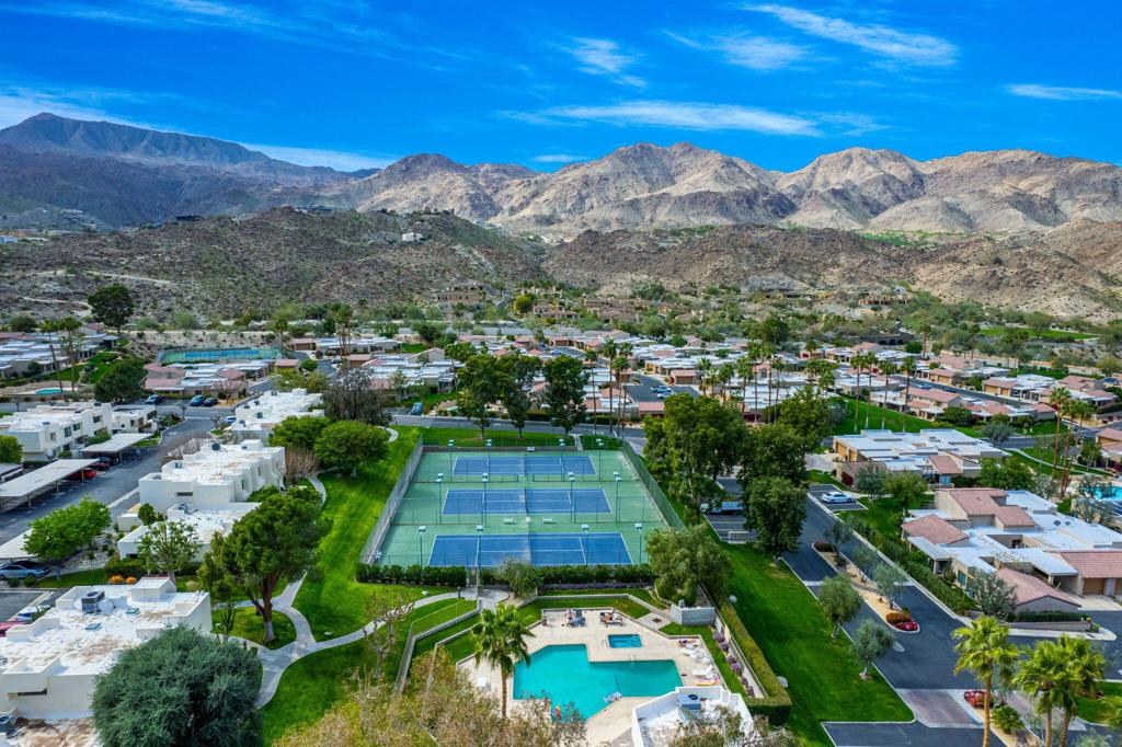 72342 Sommerset Drive