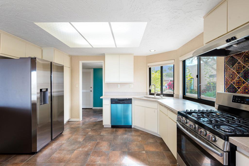 72342 Sommerset Drive