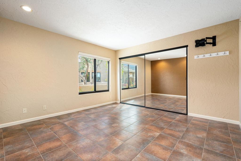 72342 Sommerset Drive