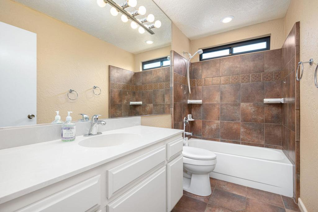 72342 Sommerset Drive