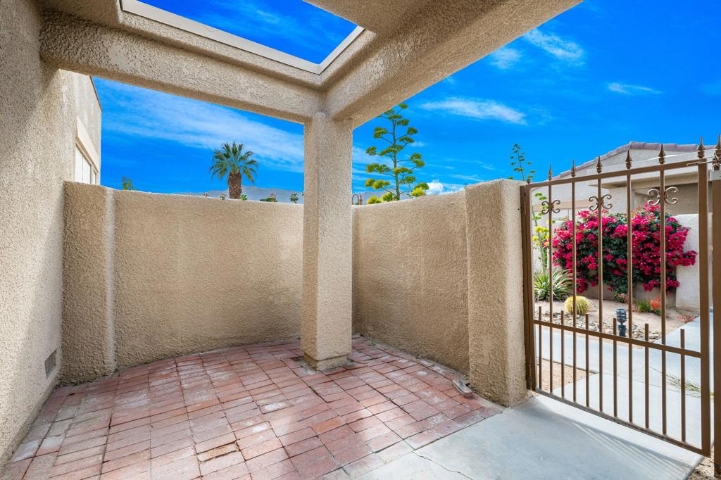 72342 Sommerset Drive