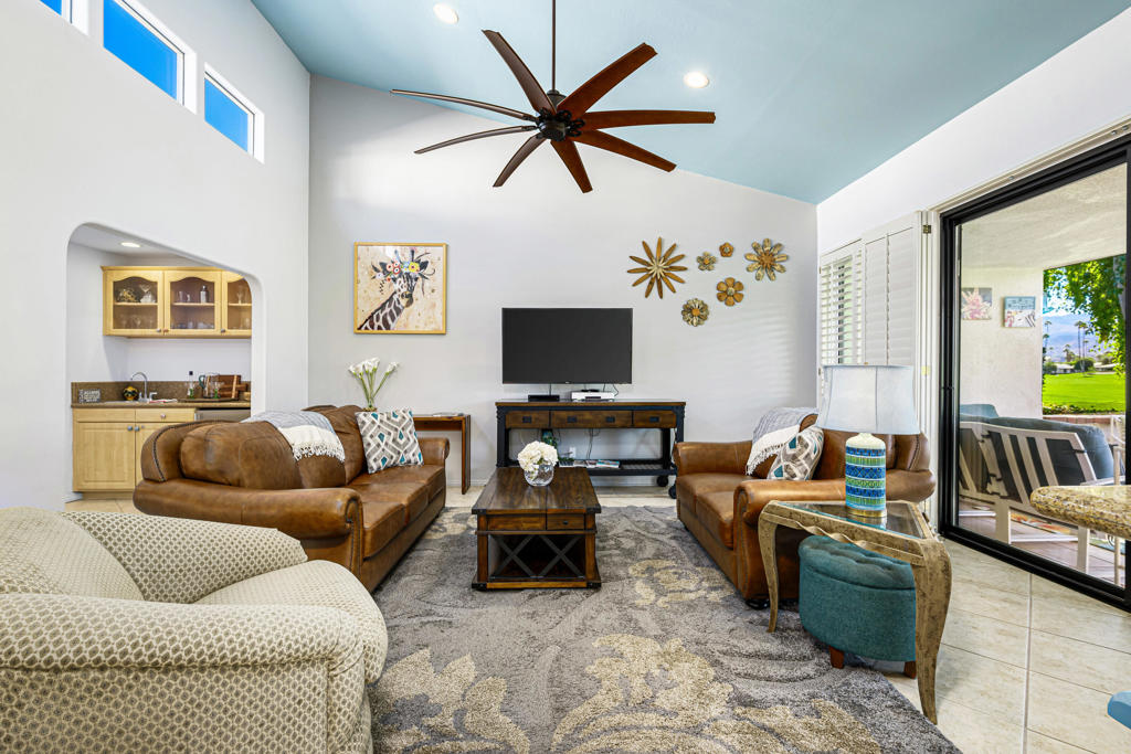 9 Avenida Las Palmas