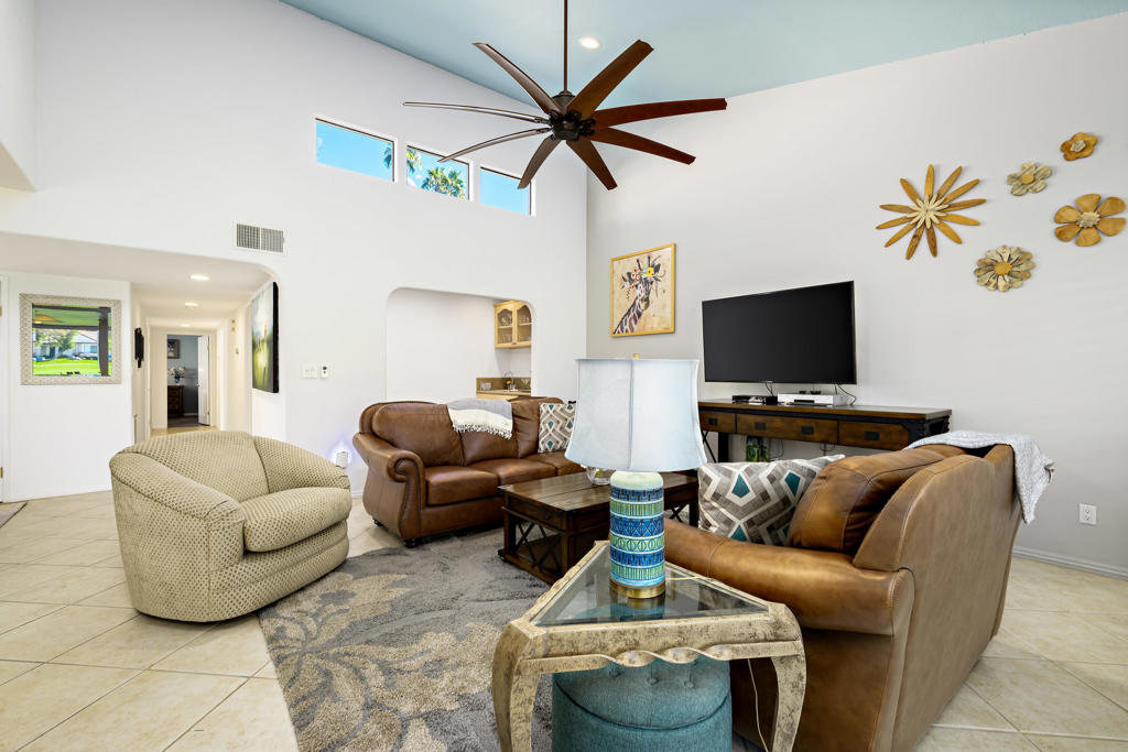 9 Avenida Las Palmas