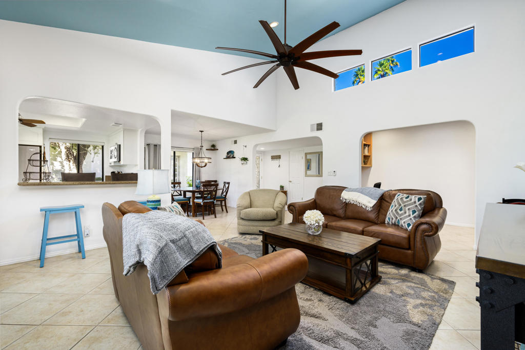 9 Avenida Las Palmas