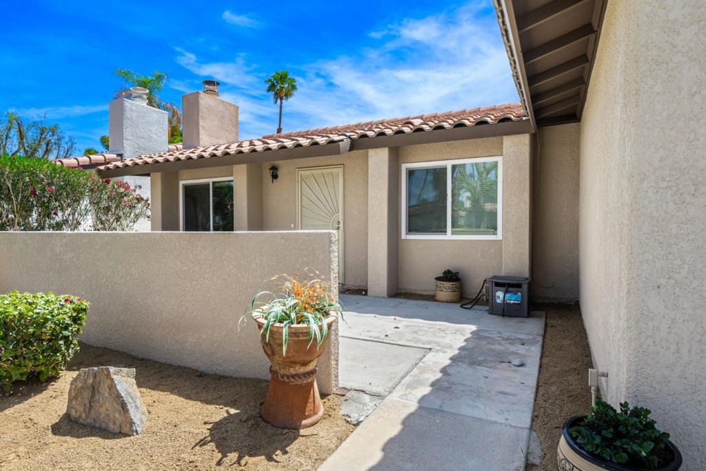 75255 Camello Court N