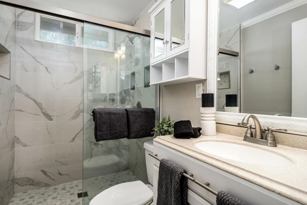 75255 Camello Court N