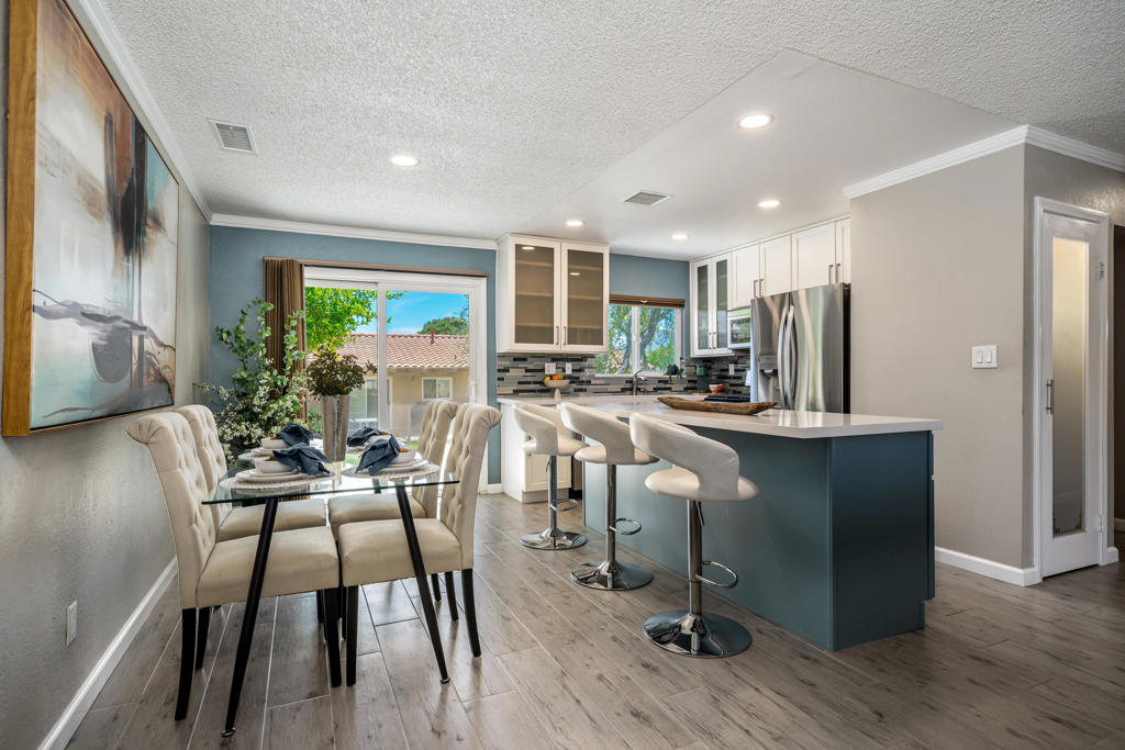 75255 Camello Court N