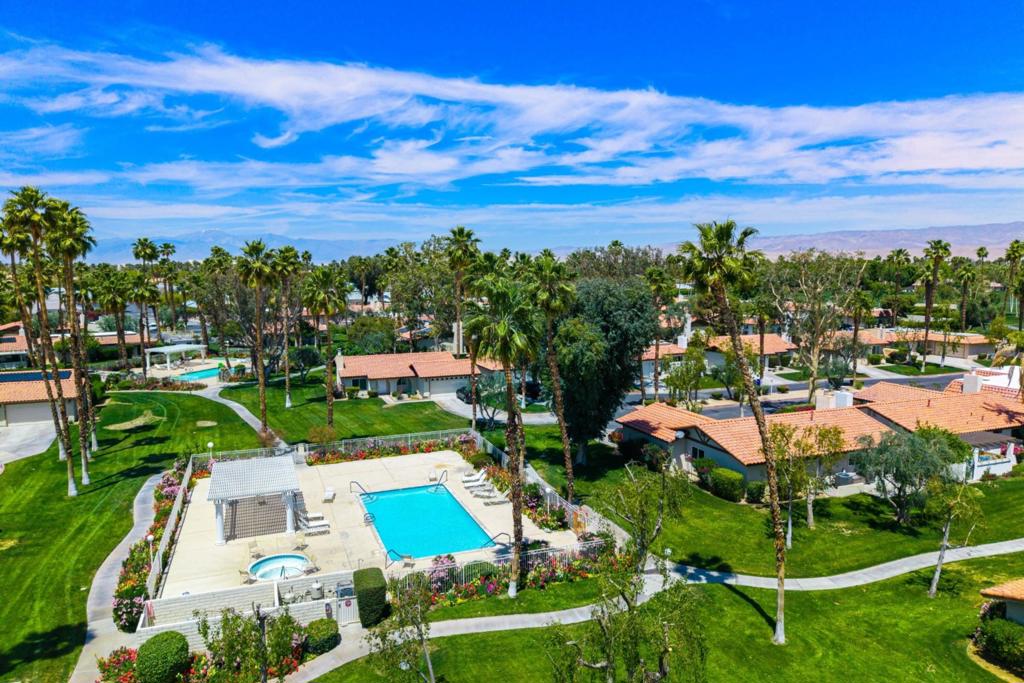 75255 Camello Court N