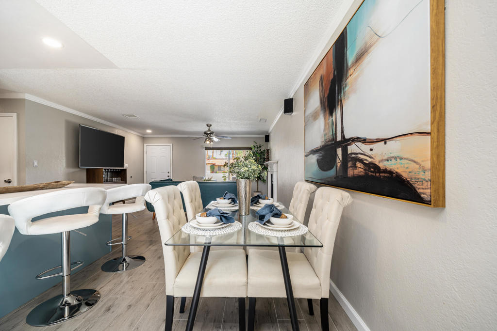 75255 Camello Court N