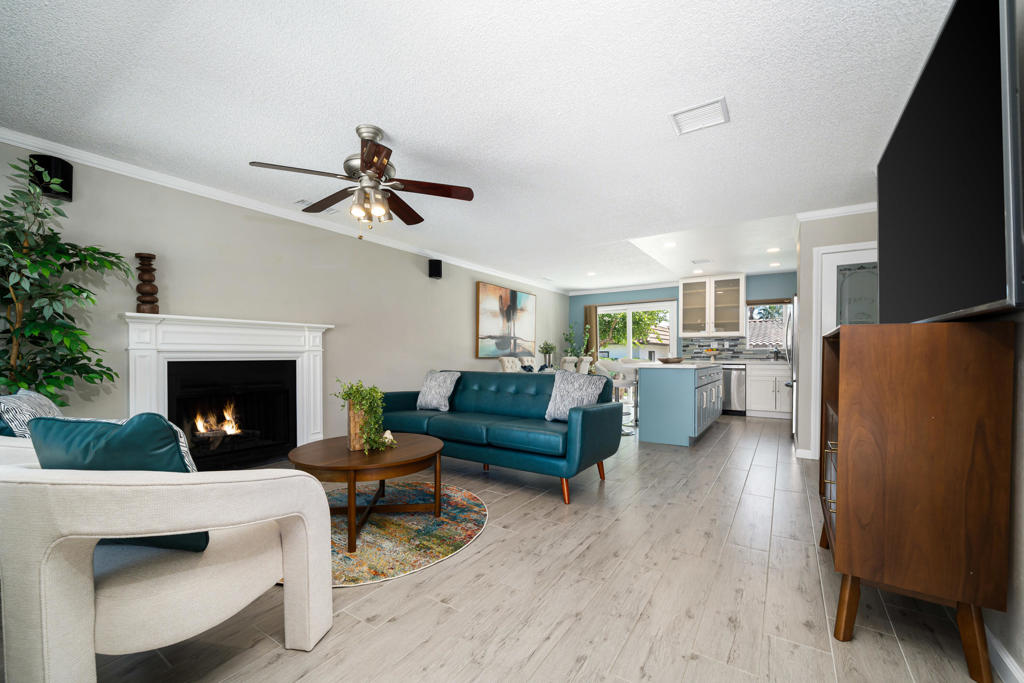 75255 Camello Court N