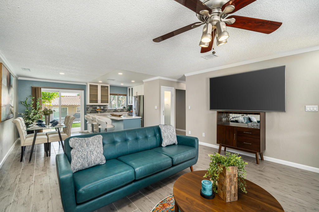 75255 Camello Court N