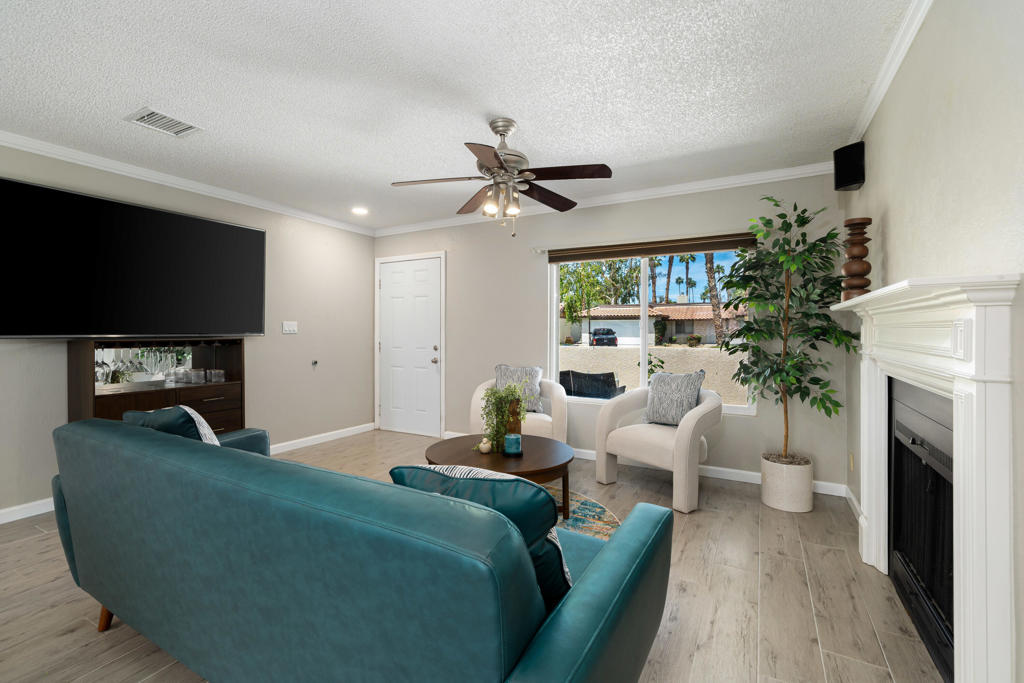 75255 Camello Court N