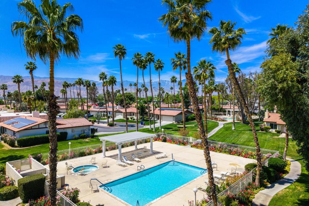 75255 Camello Court N