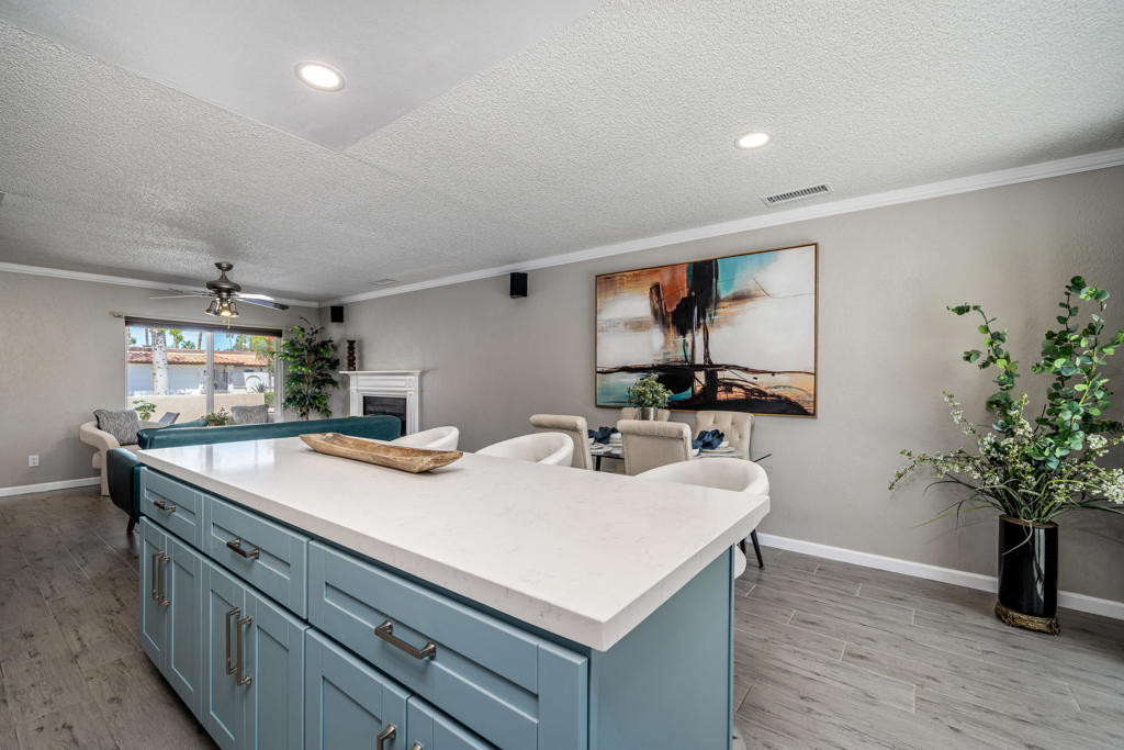 75255 Camello Court N