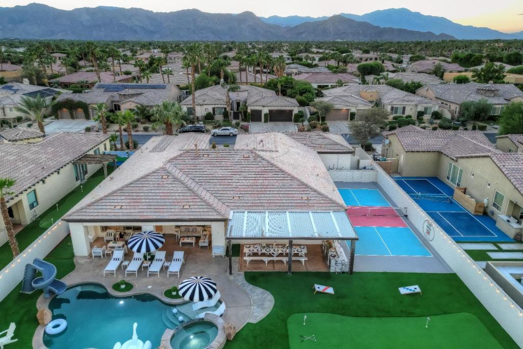 48678 Cascade Street