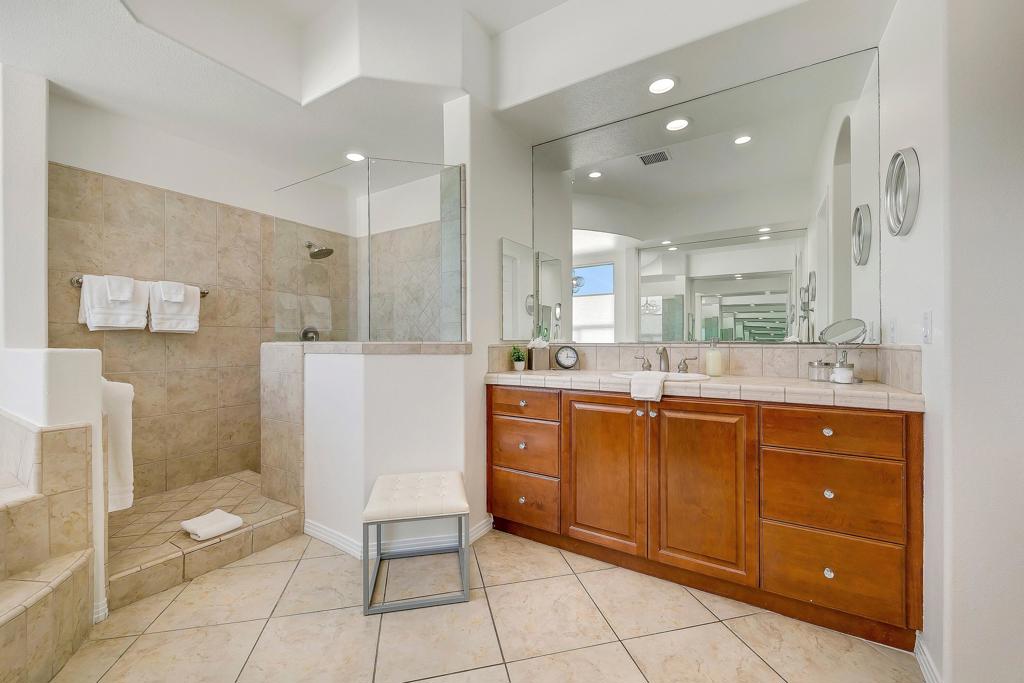 48678 Cascade Street