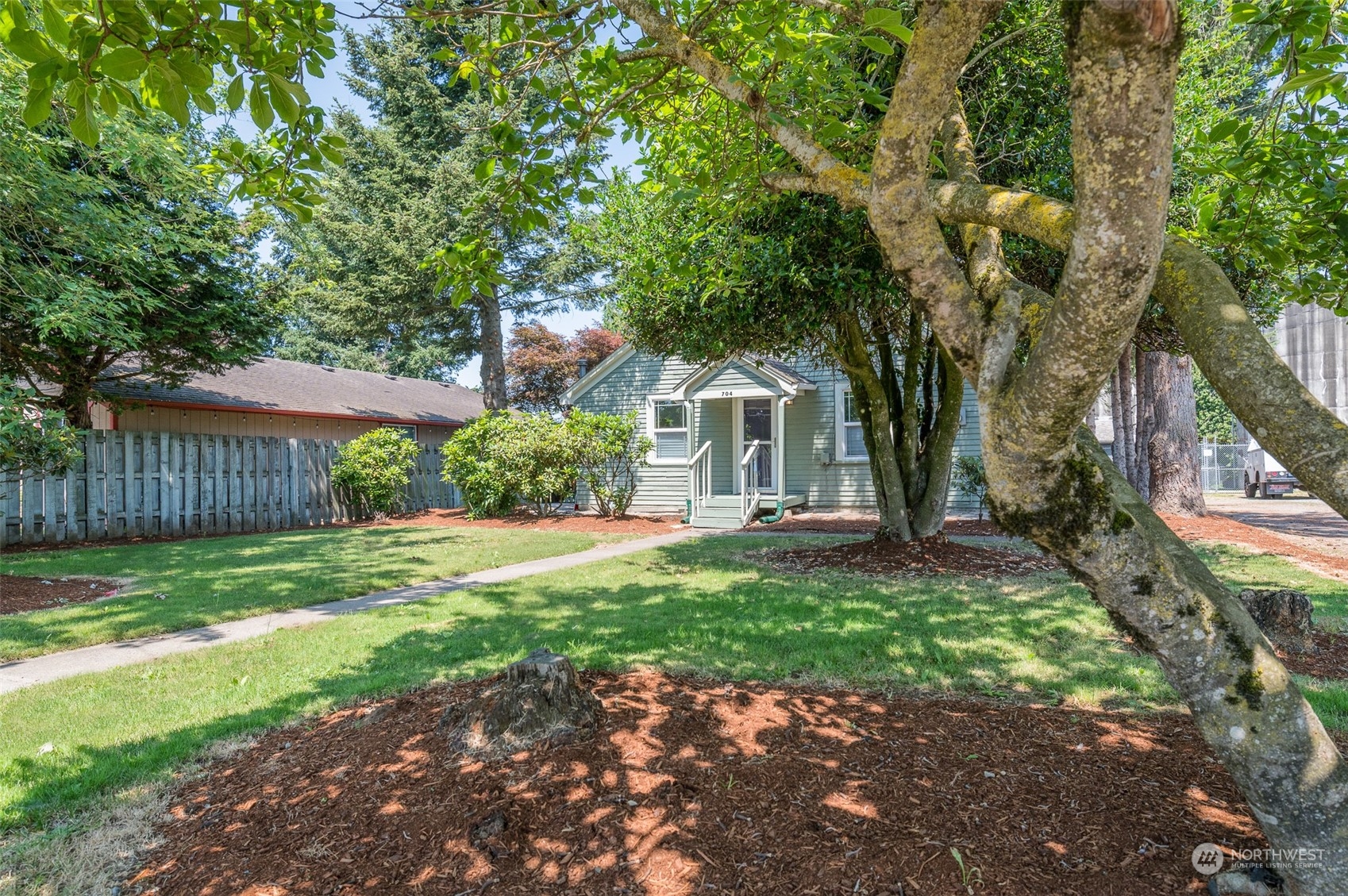 704 Roeder Street