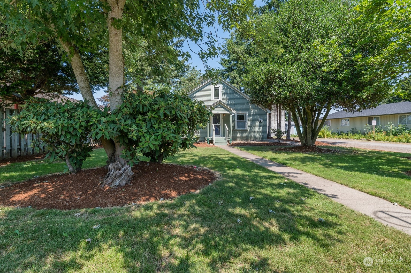 704 Roeder Street