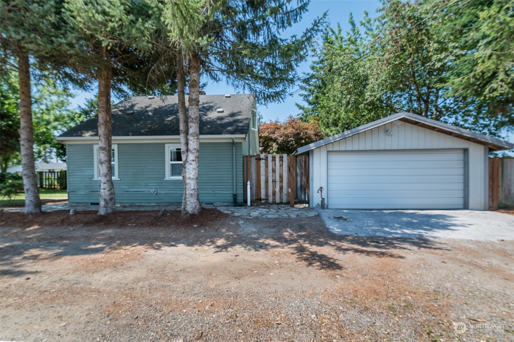 704 Roeder Street