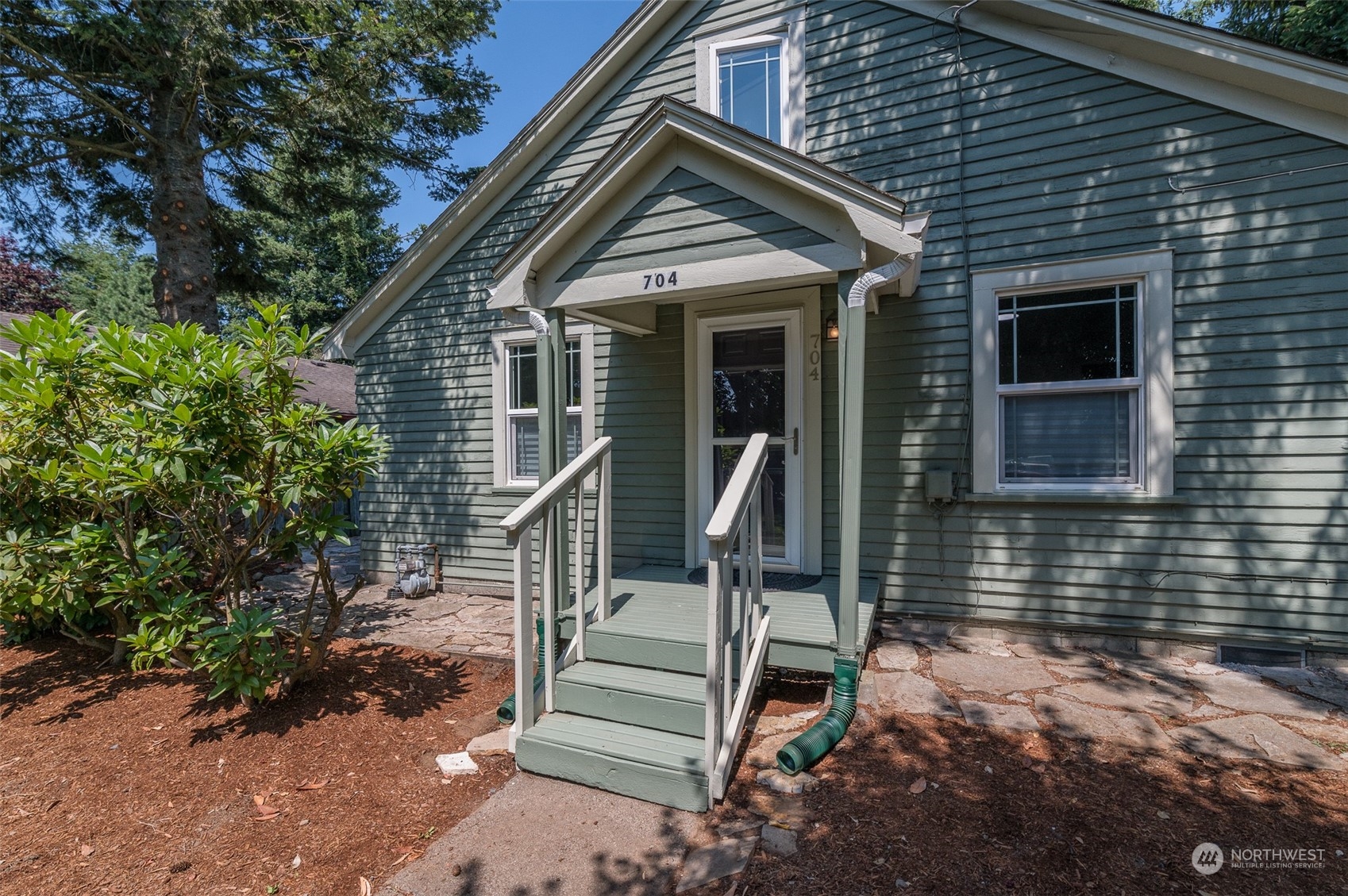 704 Roeder Street