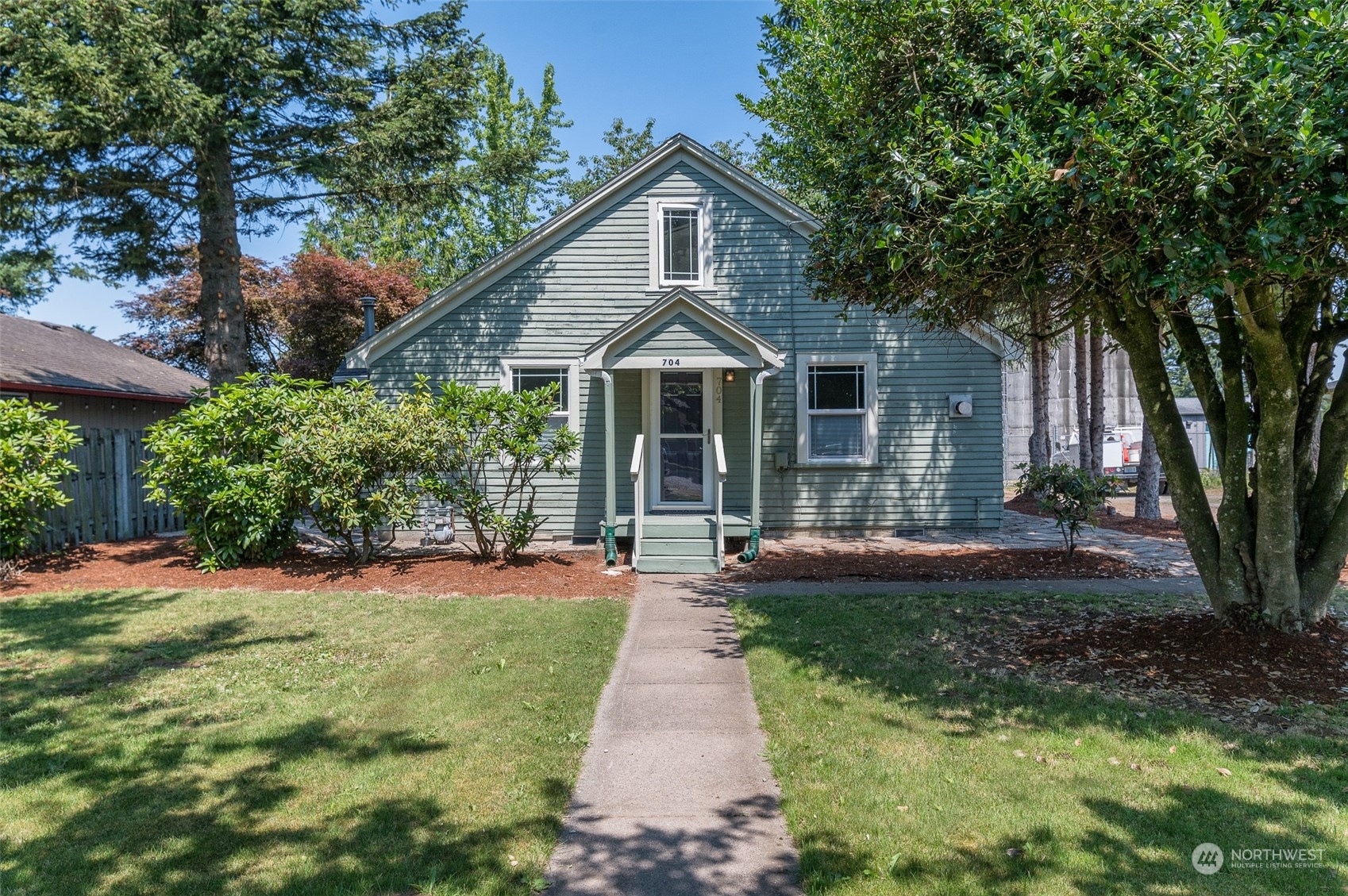 704 Roeder Street