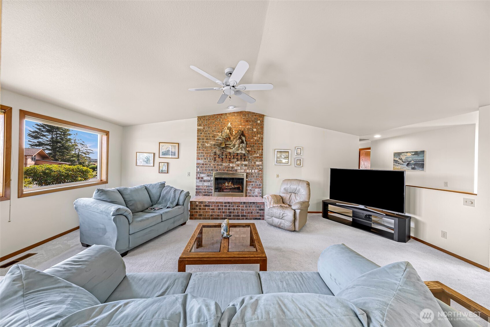 8059 Comox Road