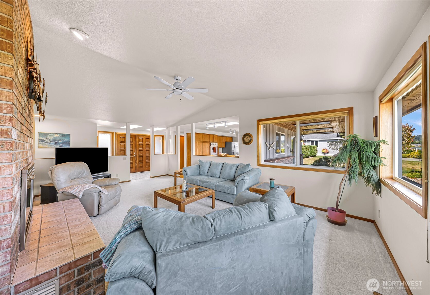 8059 Comox Road