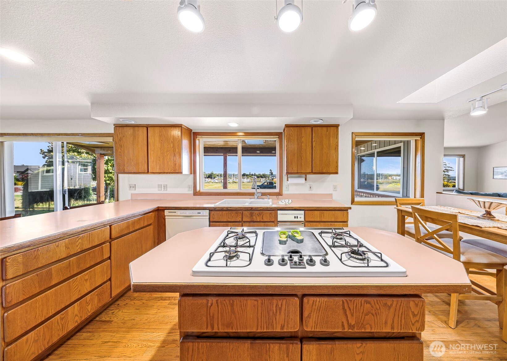8059 Comox Road