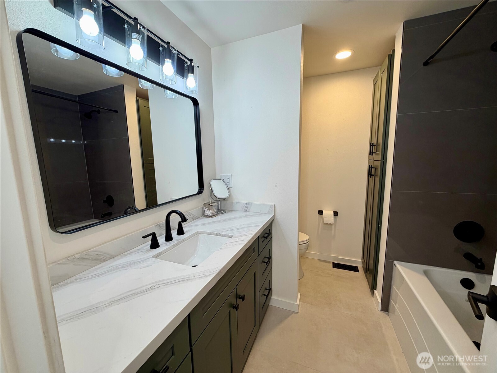 432 8th Street