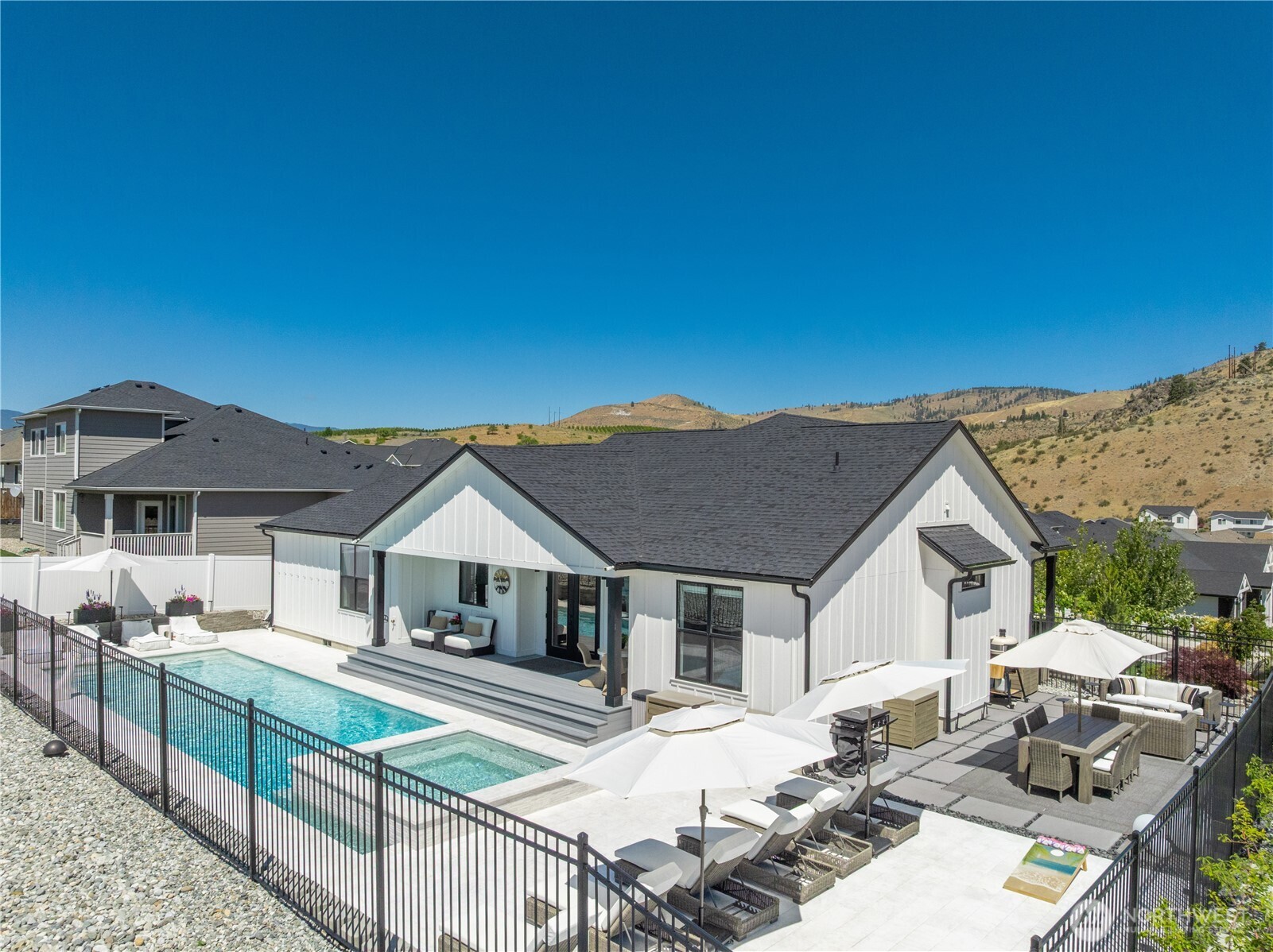 1118 Sunset Lane