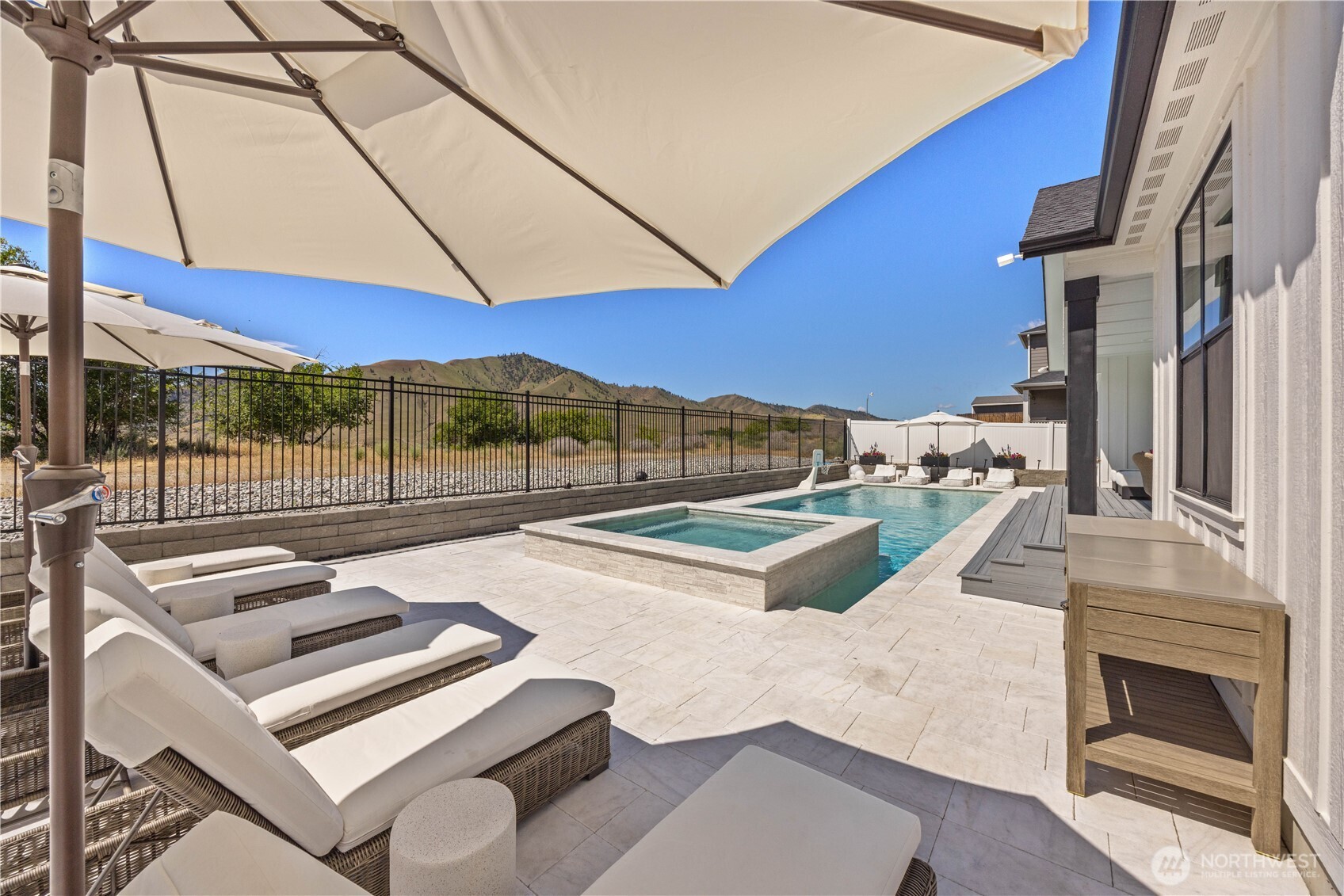 1118 Sunset Lane