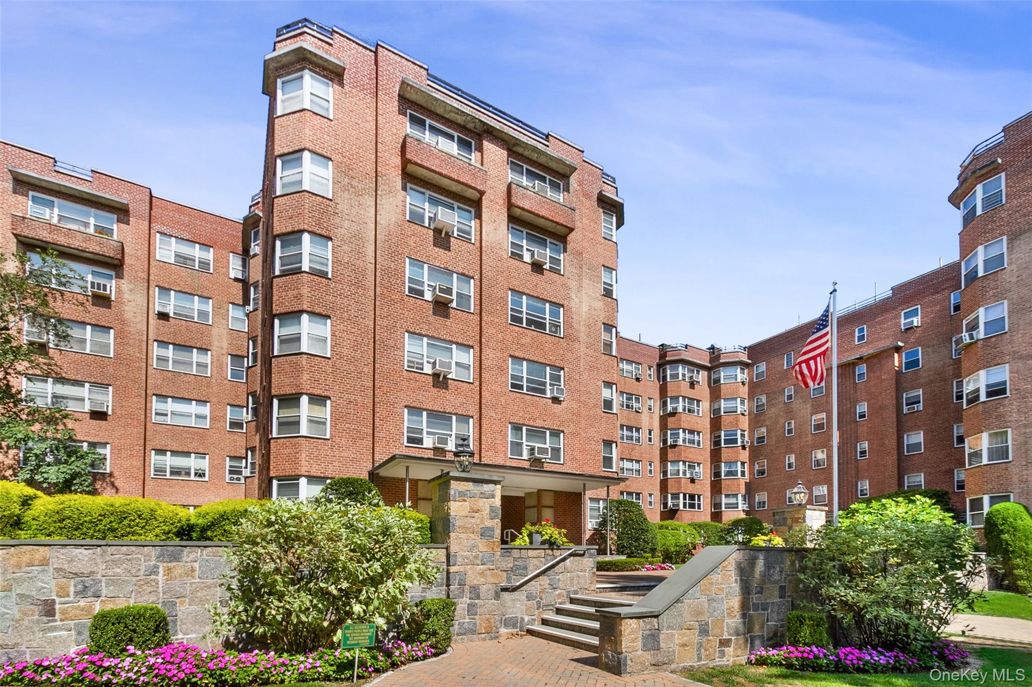 235 Garth Road Unit: D1C