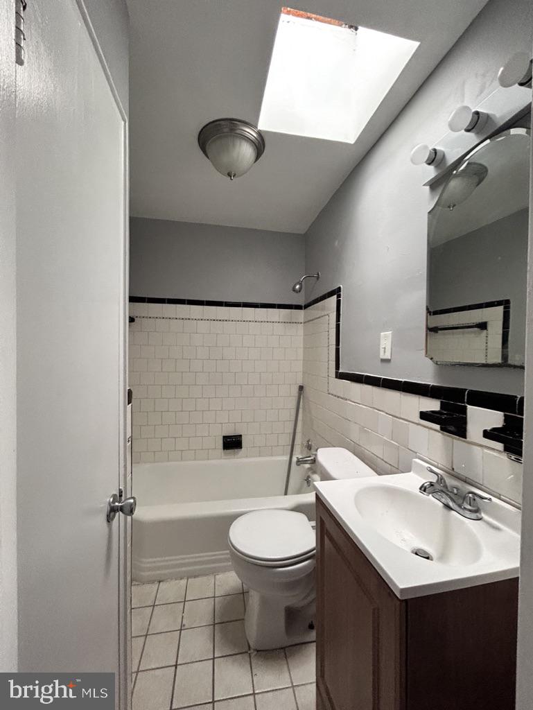 2851 Edgecombe Cir N