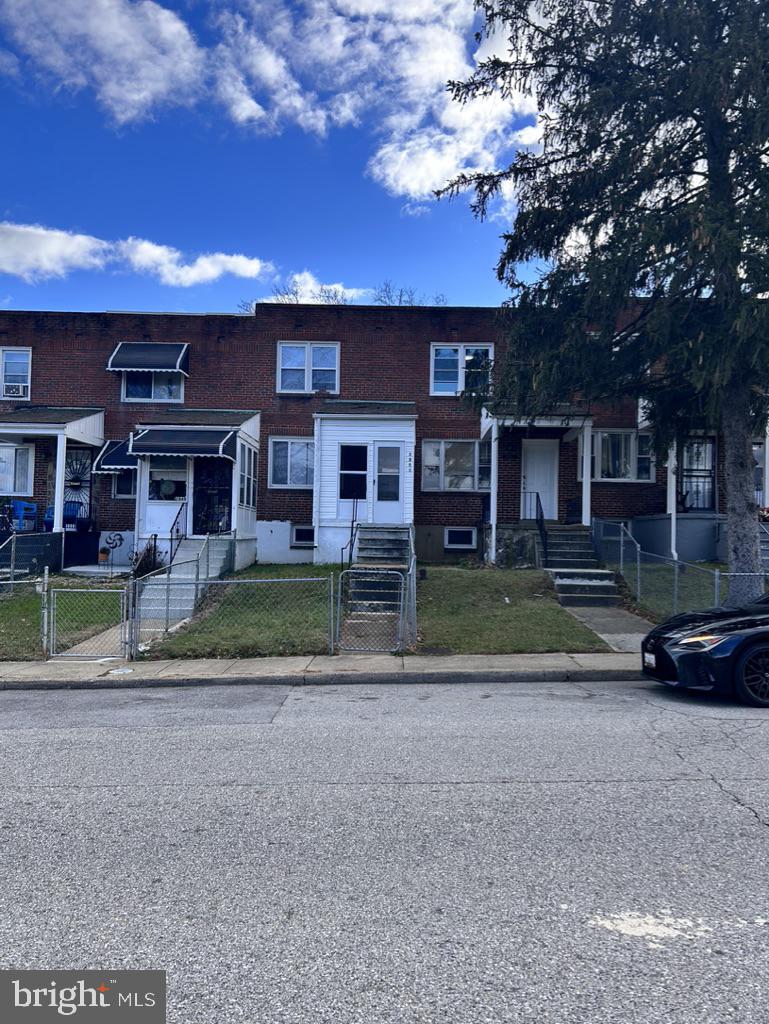 2851 Edgecombe Cir N