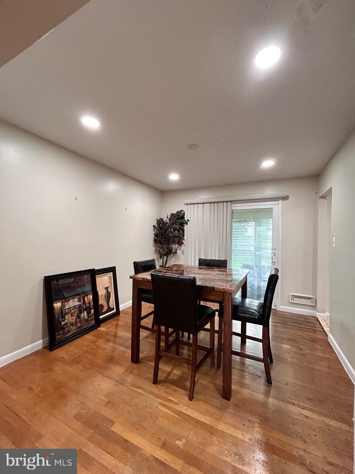 3720 Sonara Rd