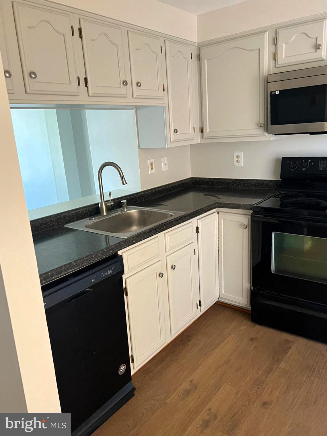 2243 RIDING CROP WAY