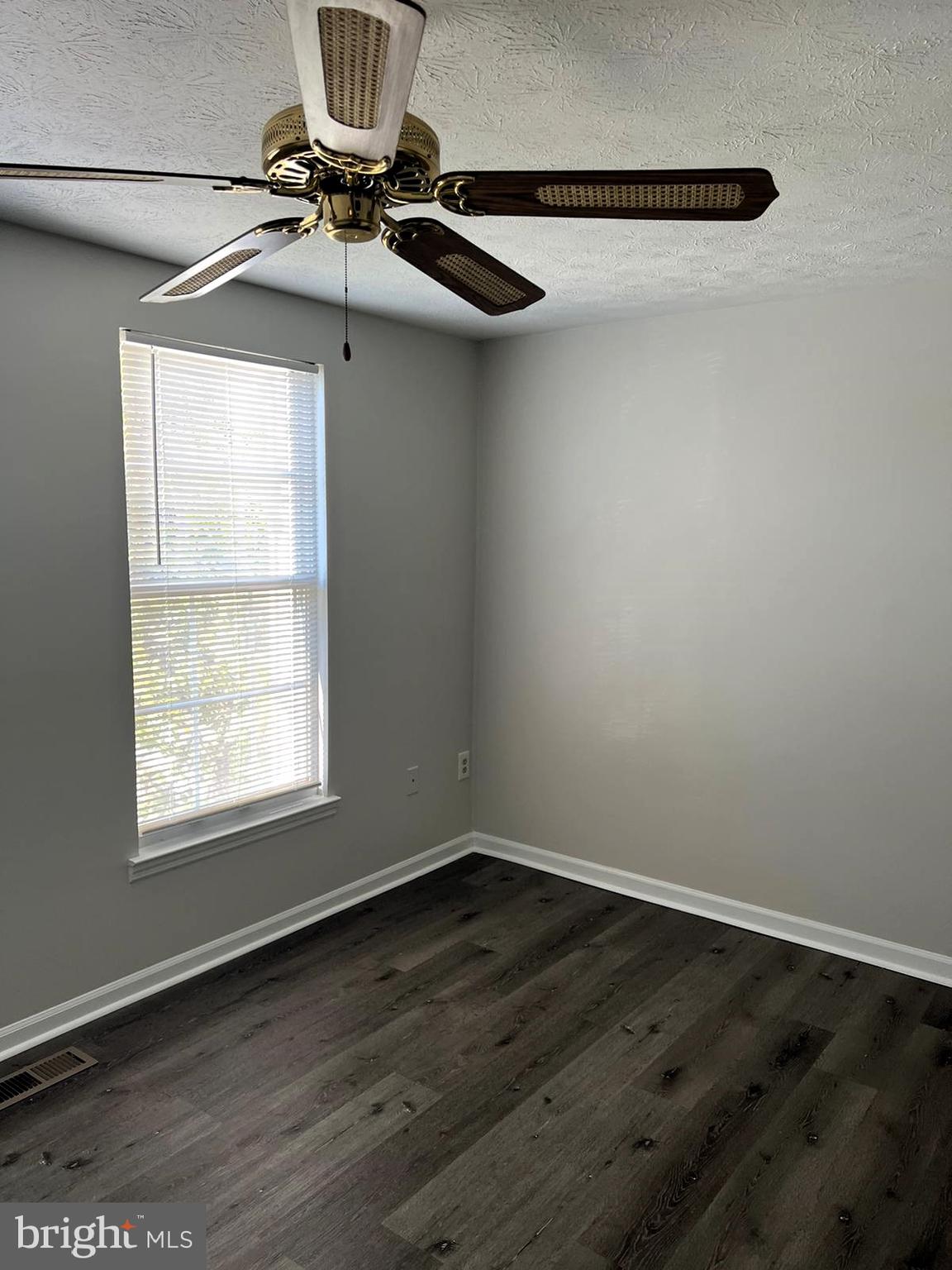 2243 RIDING CROP WAY