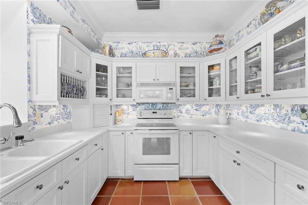 1136 6th ST S Unit: 5