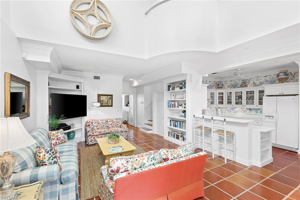 1136 6th ST S Unit: 5