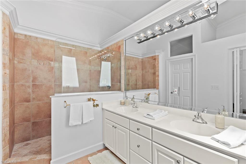 1136 6th ST S Unit: 5