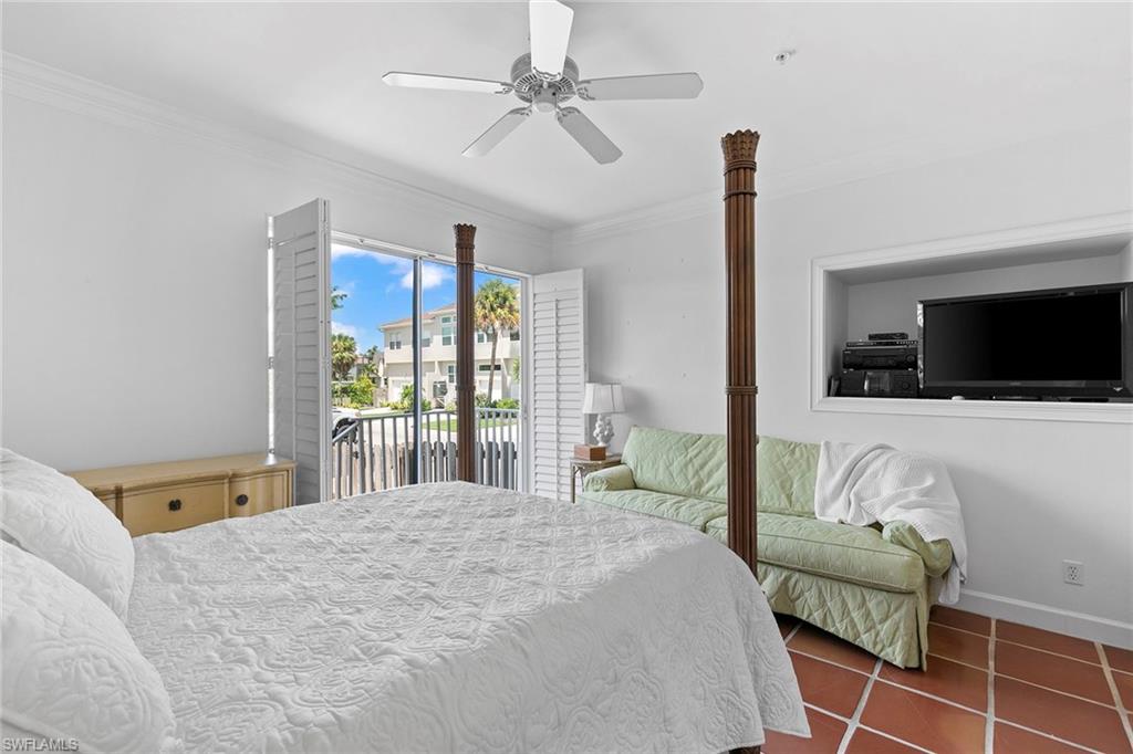 1136 6th ST S Unit: 5