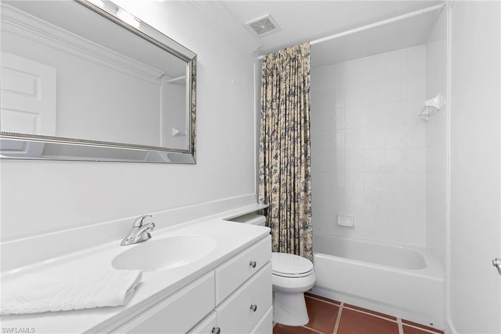 1136 6th ST S Unit: 5