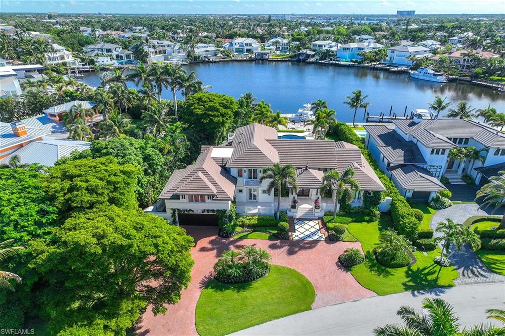 221 Aqua CT