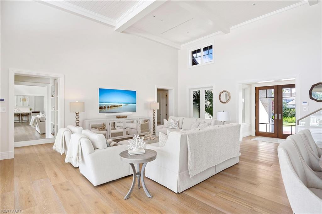 221 Aqua CT
