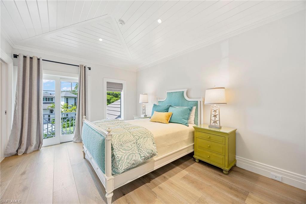221 Aqua CT
