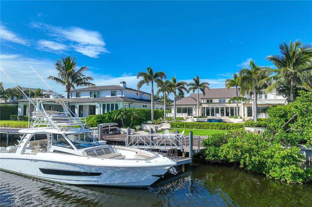 221 Aqua CT