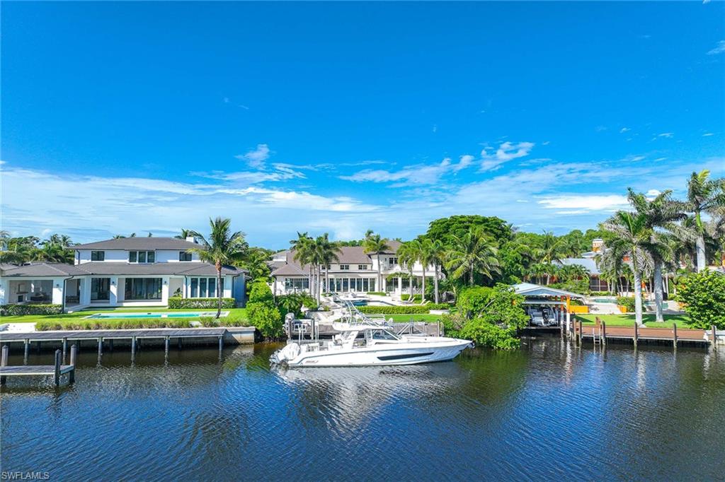 221 Aqua CT