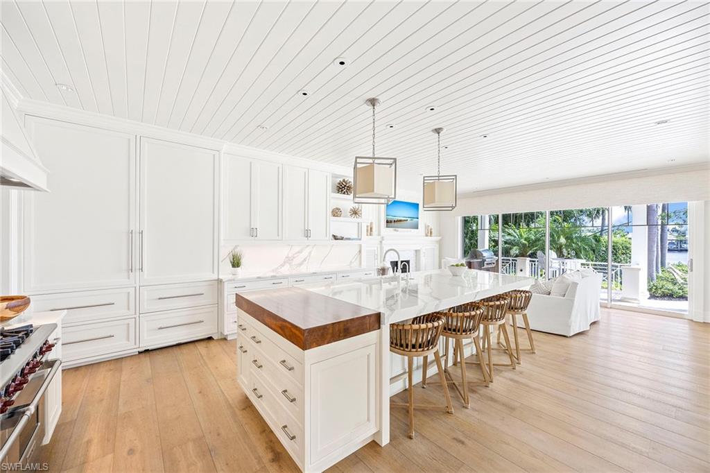 221 Aqua CT